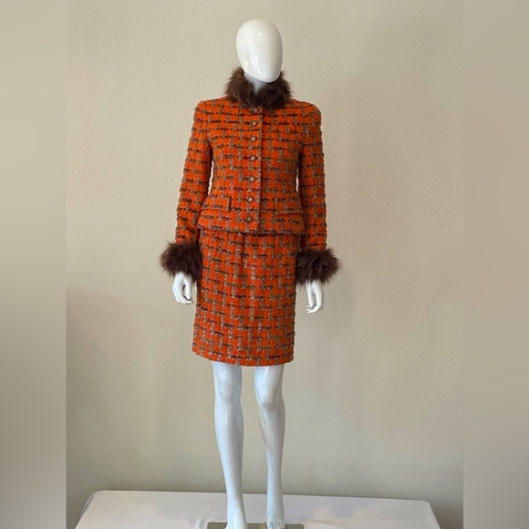 Chanel 1993 Fall Runway PARIS!!!!Rare but Iconic Suit!!!! VINTAGE!!!!! - Picture 1 of 4